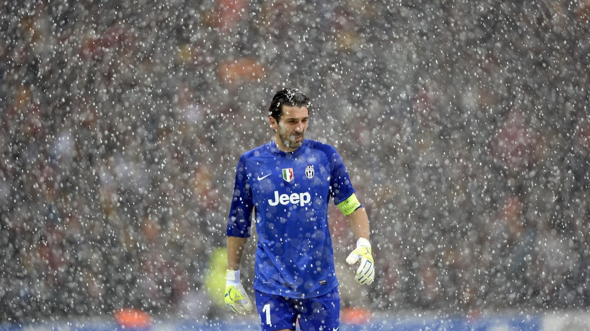 国安再负上港遭遇六连败,热帅布阵引争议金玟哉态度遭质疑